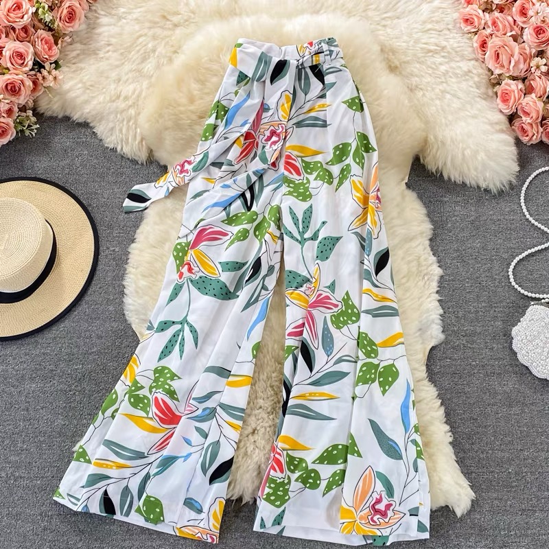 Barely in love floral pants CP3 images